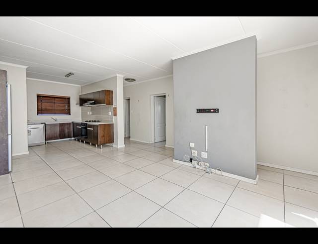3 BEDROOM APARTMENT FOR SALE IN FOURWAYS